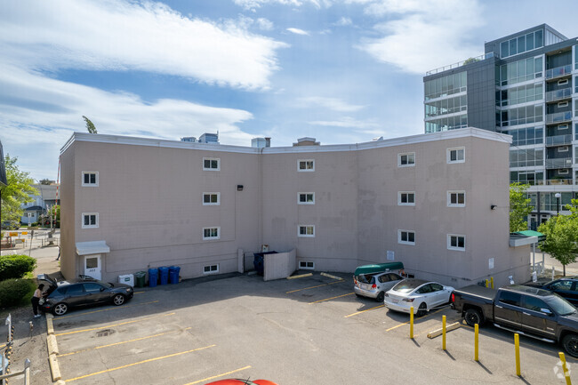 Building Photo - Kensington Landing