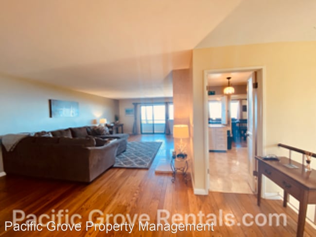 Building Photo - 3 br, 3 bath House - 54 Skyline Crest