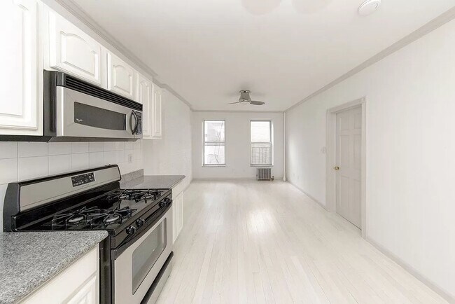 Building Photo - 552 Broome Street