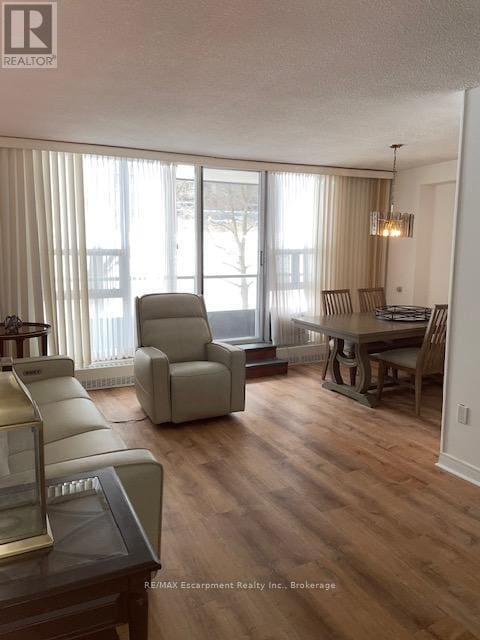 Building Photo - 1964 Main St W