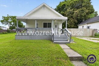 Building Photo - 565 Viking St
