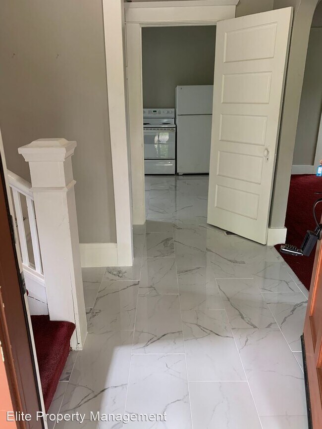 Foto del edificio - 4 br, 2 bath House - 327 NW 13th St