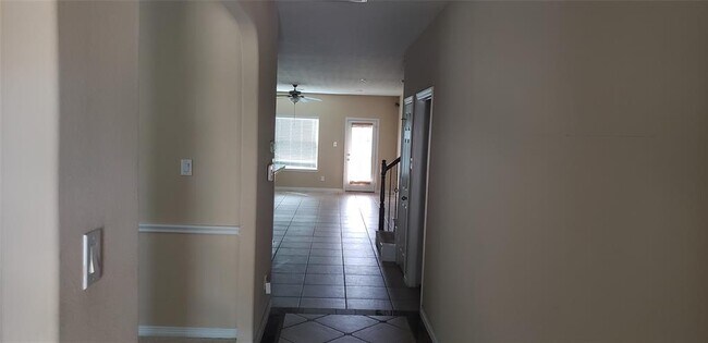 Building Photo - 4026 Calaway Oaks Ln