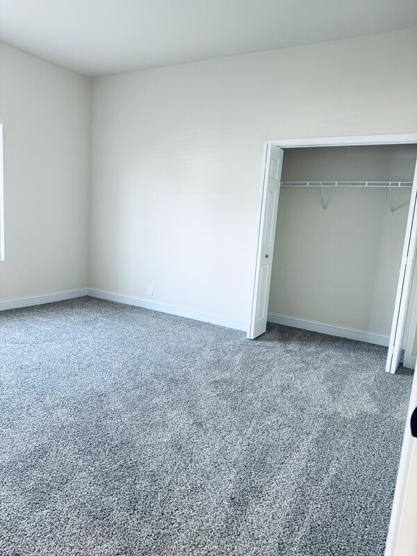 Building Photo - 106 Ridgeway St