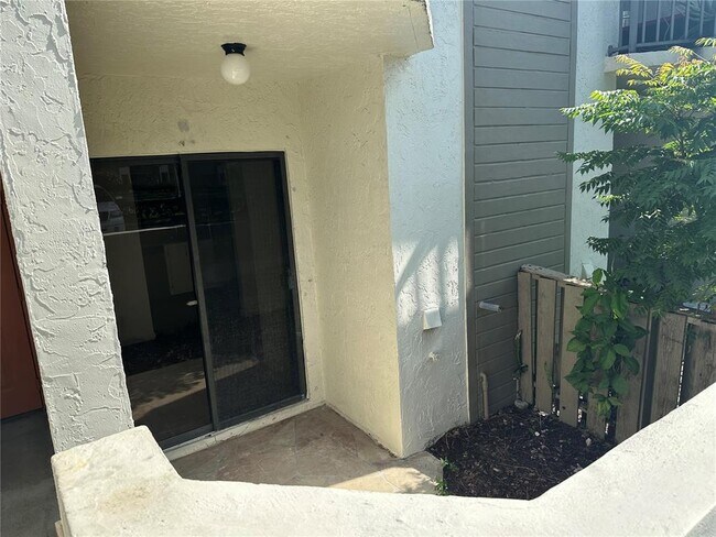 Foto del edificio - 5595 Courtyard Dr
