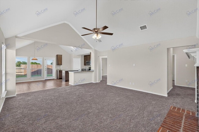 Building Photo - 324 Greenhaven Dr