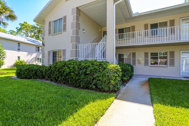 Foto del edificio - ** 3 BED\2 BATH COMPLETELY REMODELED STUNN...