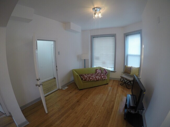 Foto del edificio - 1700 N Monticello Ave