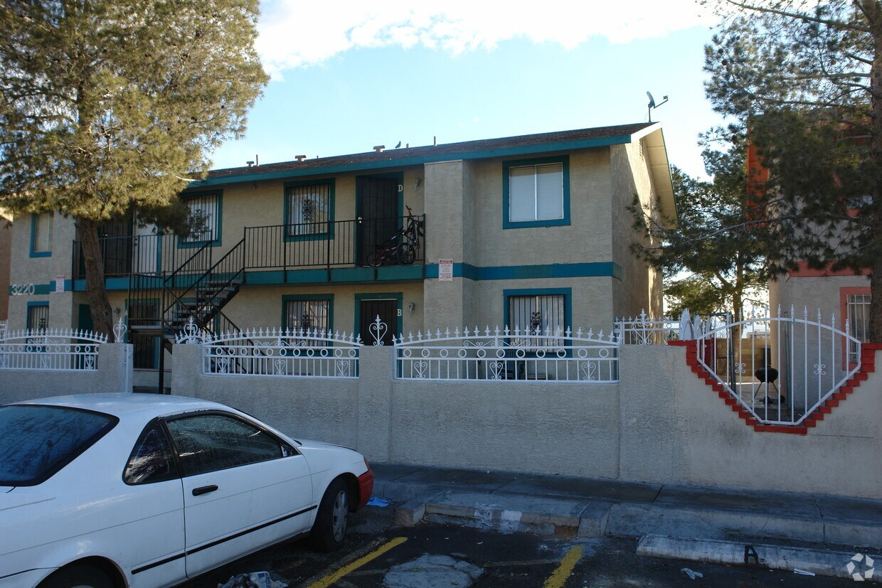 Primary Photo - Arroyo Apartments