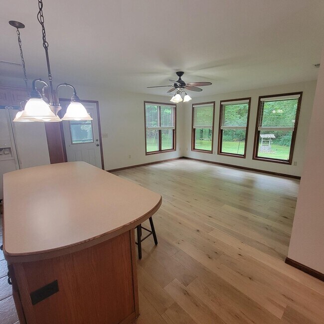 Building Photo - 2376 Crosley Rd