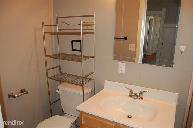 Foto del edificio - 4 br, 2 bath House - 331 S Lucas St