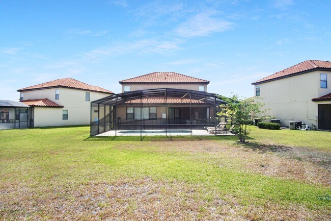 Foto del edificio - Furnished pool home in Providence now avai...
