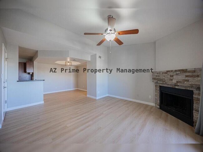 Foto del edificio - 1880 E Morten Ave