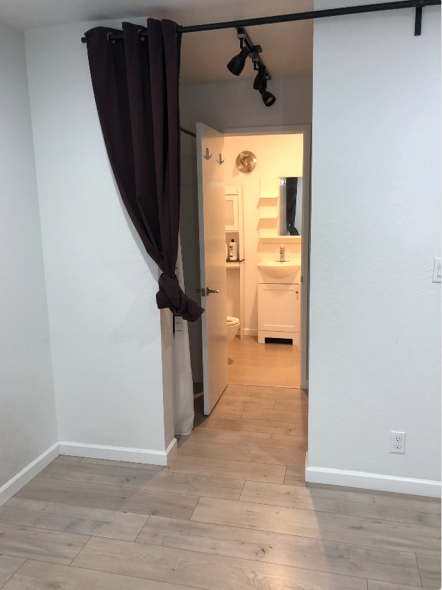 Bath #1 - 398 Parrott St