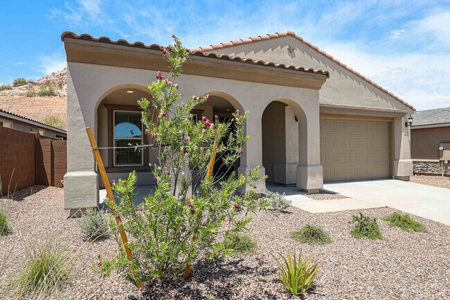 Building Photo - 4 Bedroom + Den in Foothills at Northpointe