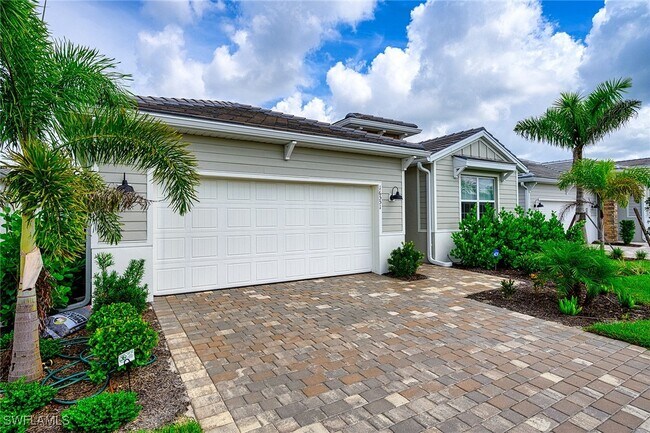 Foto del edificio - 16551 Crescent Beach Way