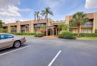 Building Photo - 4657 Fountains Dr S