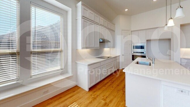 Building Photo - 1764 Riviera Dr.