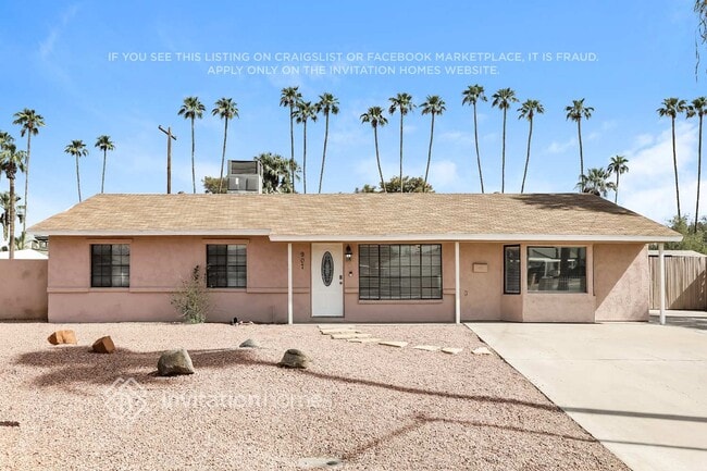 Building Photo - 907 N Wedgewood Dr
