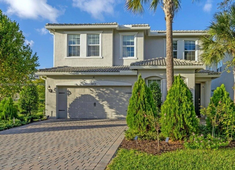 Foto principal - 3813 Greenway Dr