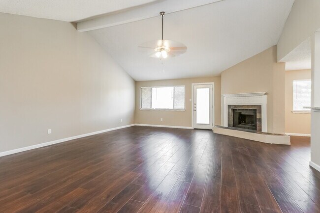 Building Photo - 4213 Claremont Dr