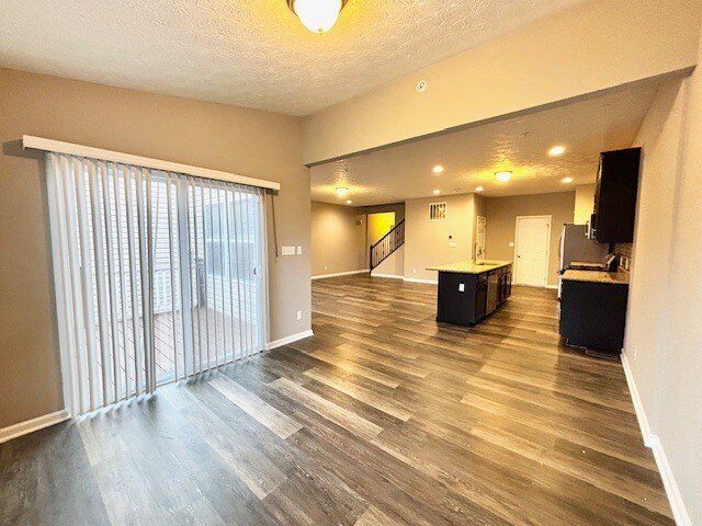 Foto del edificio - 6469 Lindsey Ln