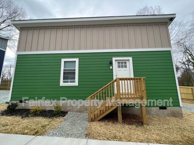 Building Photo - 2303 Owen St