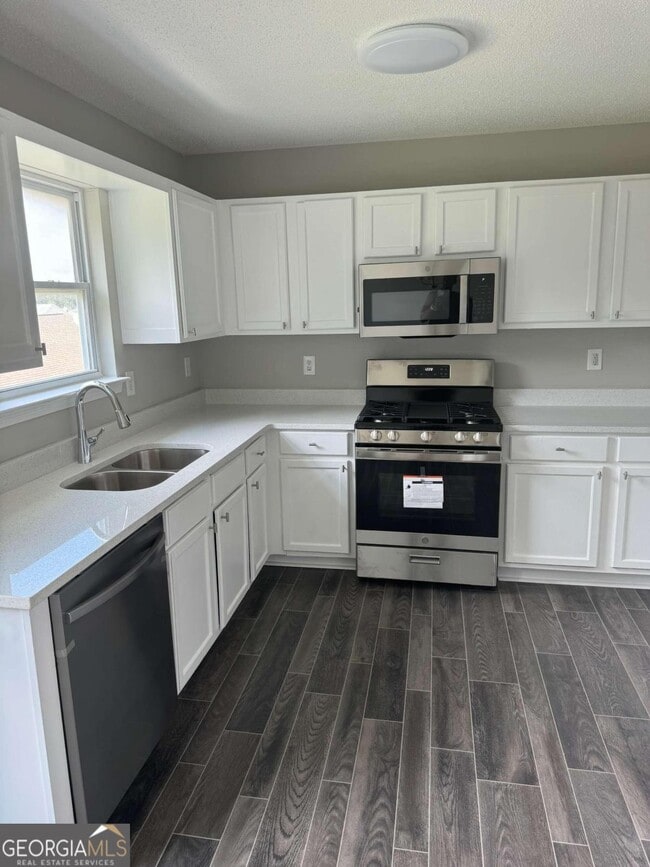 Building Photo - 5309 Cattail Ln