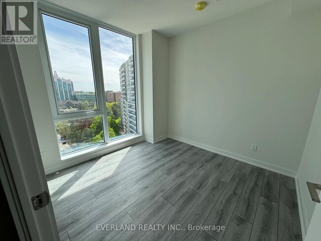 Building Photo - 15 Ellerslie Ave