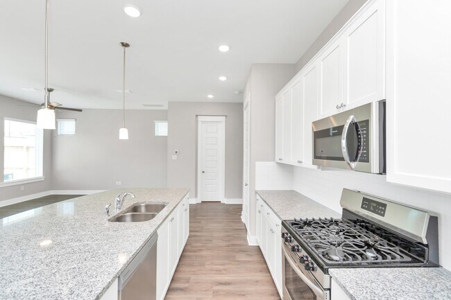 Foto del edificio - 2712 Brown Lk St