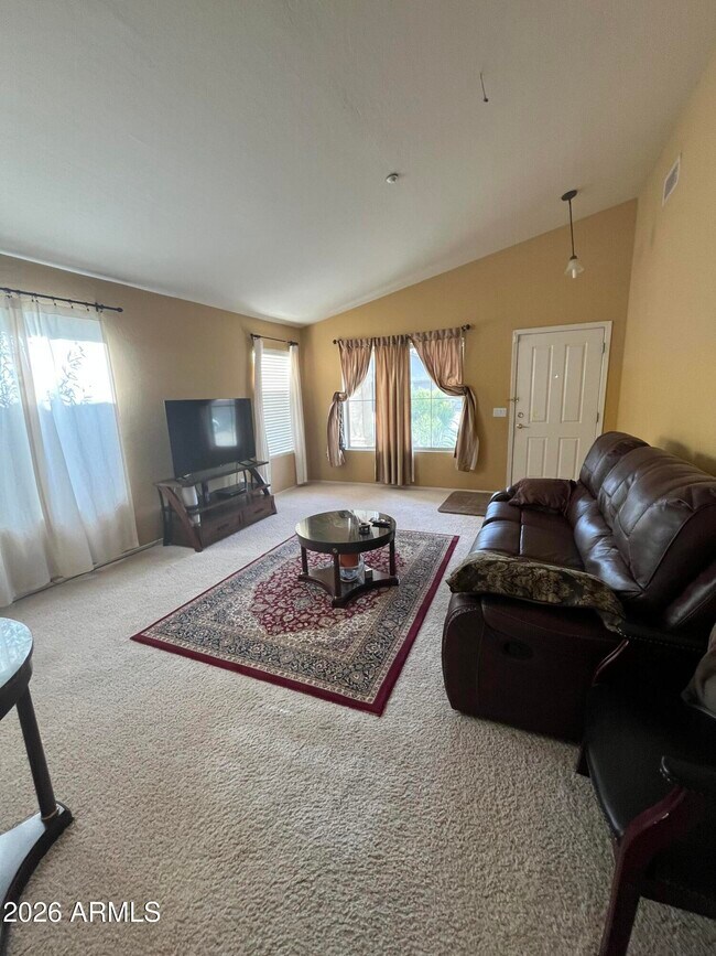 Foto del edificio - 10460 E Hillery Dr