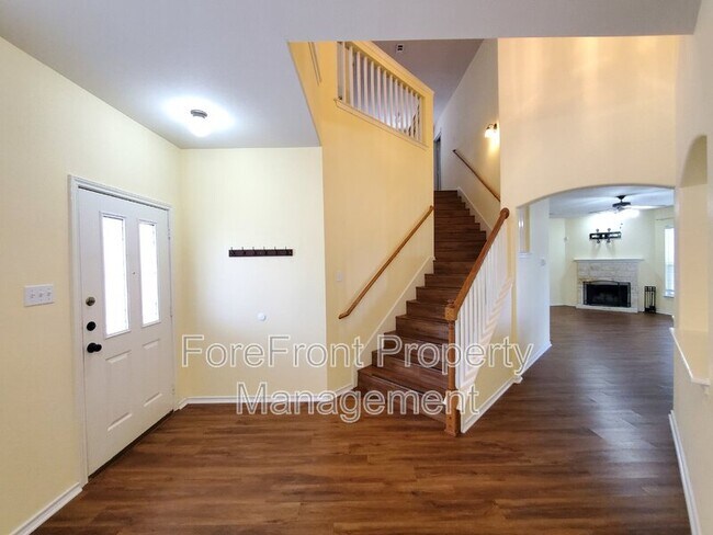 Building Photo - 926 Persian Garden