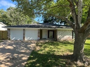 Building Photo - 723 Cherry Valley Dr