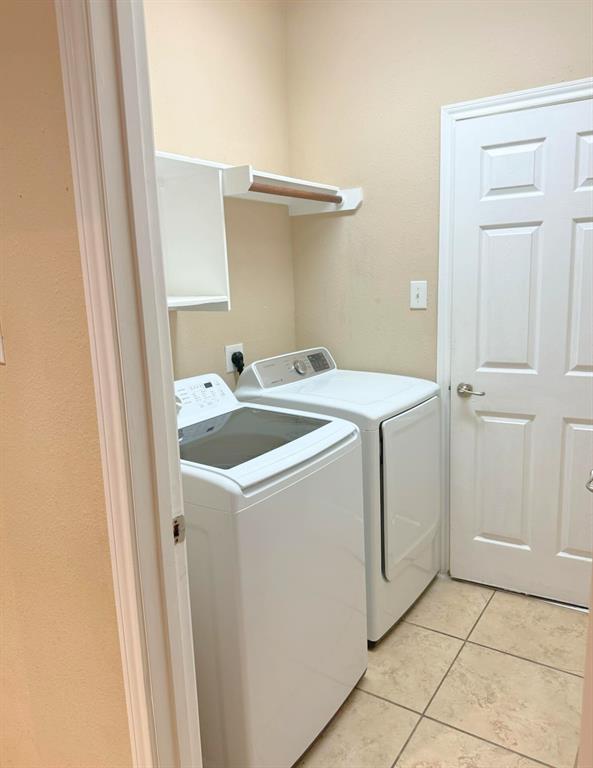 Foto del edificio - 12327 Carmel Dale Ln