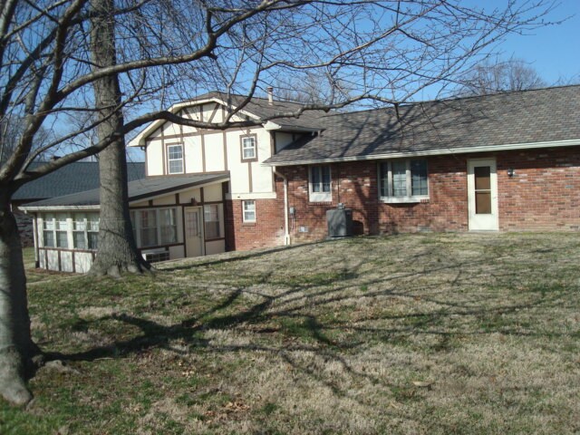 Foto del edificio - 115 Dana Dr