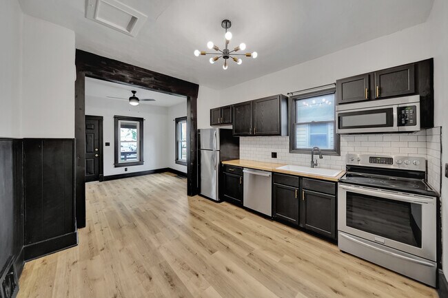 Foto del edificio - 705 New Hampshire St