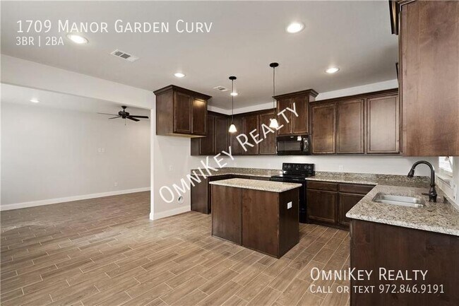 Building Photo - 1709 Manor Garden Curve