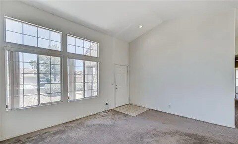 Foto del edificio - 5917 Briar Rose Ln