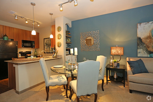 Dining Area - The Courtney at Bay Pines