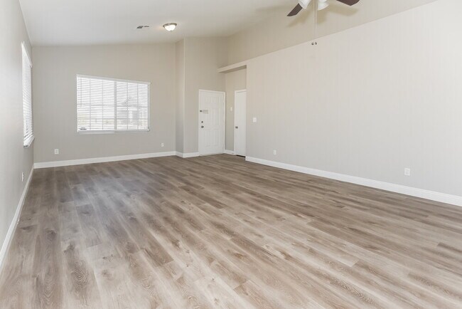 Foto del edificio - 2519 Hollow Oak Ave