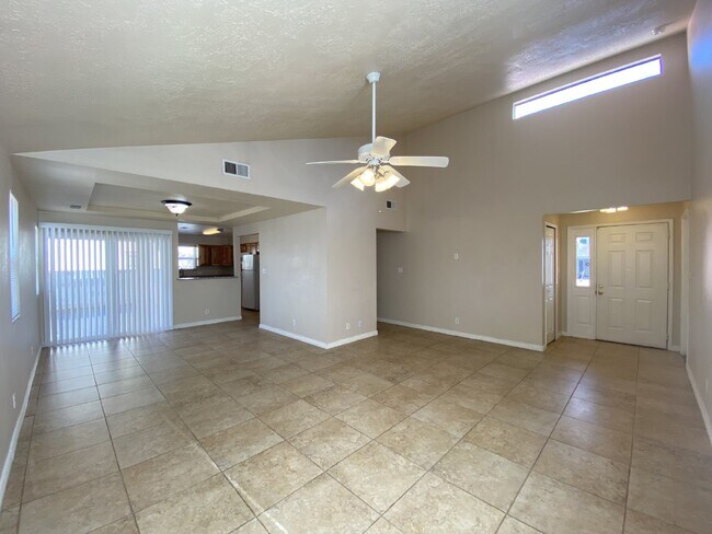 Foto del edificio - CUTE and COZY - MUST SEE HOME