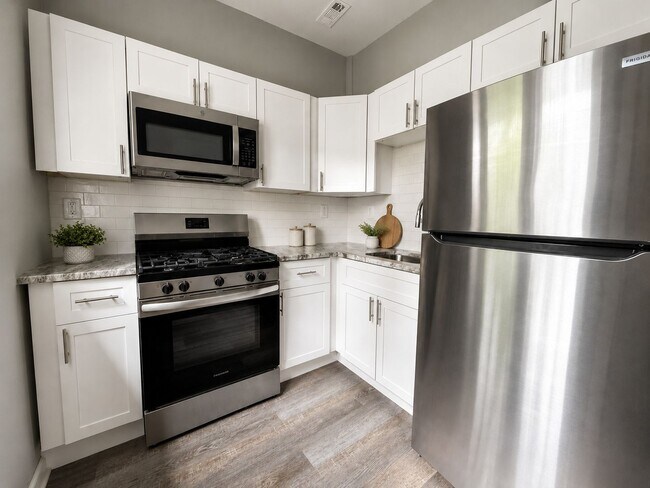 Building Photo - 924 Maple Terrace