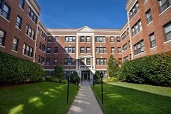 Foto principal - 141 Englewood Ave
