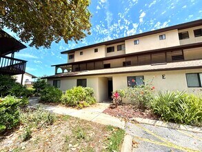 Building Photo - 1255 Ponce Island Dr