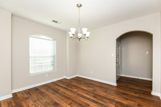Building Photo - 6301 Chalk Hollow Dr