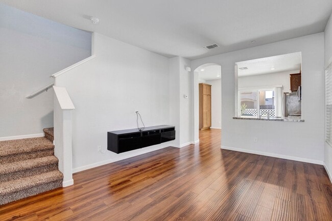 Foto del edificio - 8154 Laurel Willow Ln