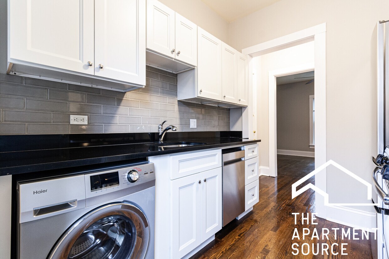 Foto principal - 4710 N Racine Ave