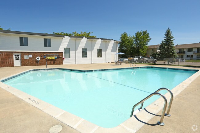 Piscina - Ambassador Arms Apartments