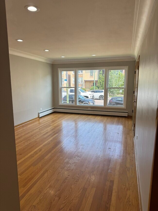 Foto del edificio - 7241 W Belmont Ave