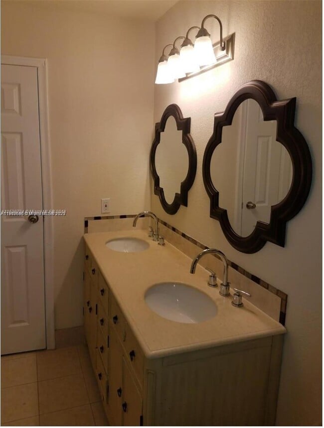 Foto del edificio - 16731 SW 5th Ct